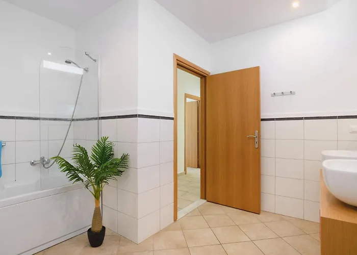 Blueline By * 林都斯